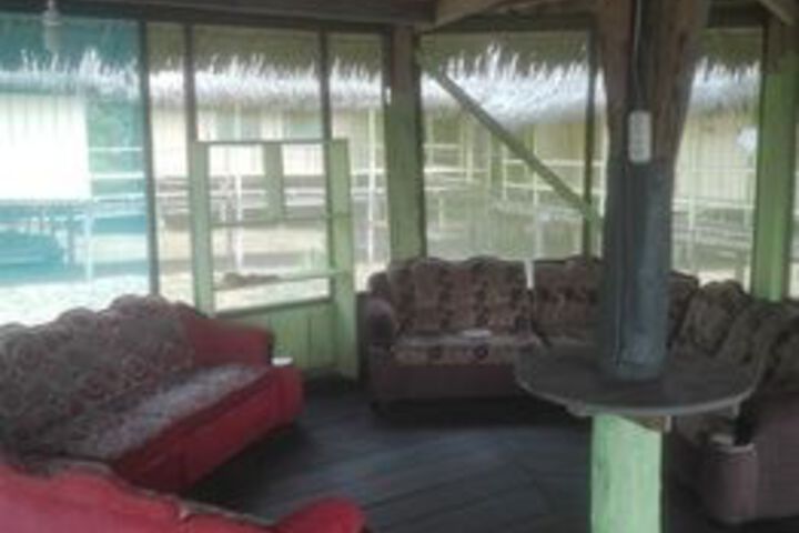 Lounge 48 of 70