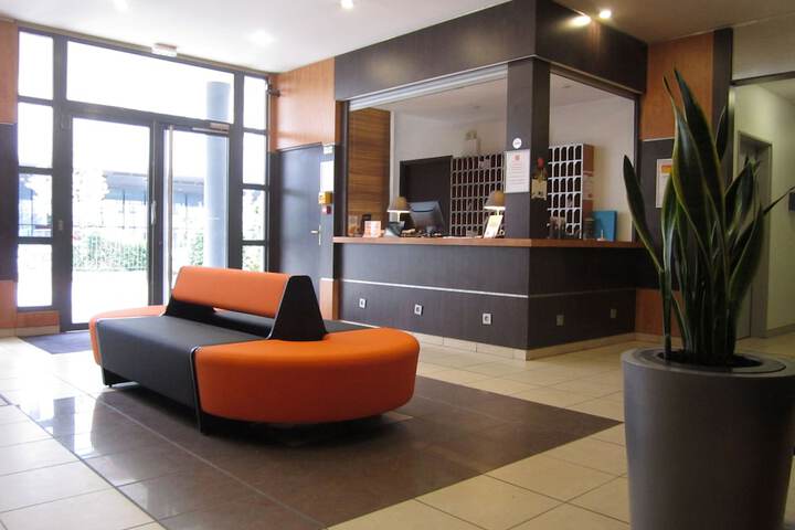 Guest Lobby