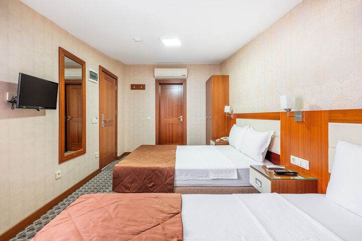 Room 16 of 42