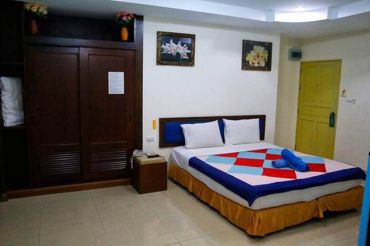 Room 5 of 21