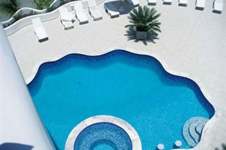 Pool 30 of 40