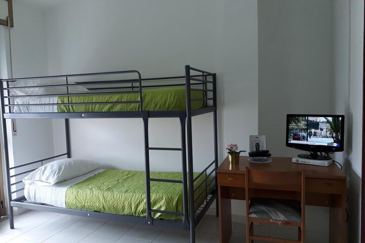 Room 25 of 41