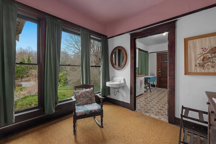 Room 13 of 91