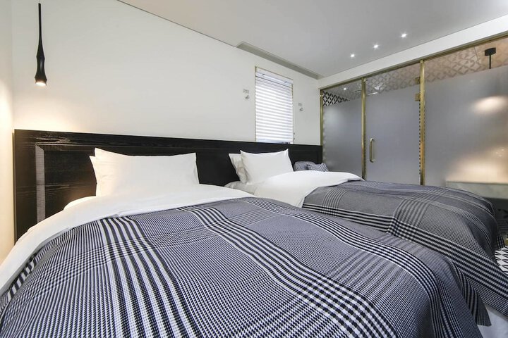 Room 15 of 44