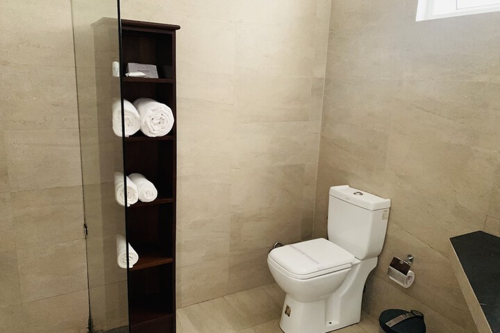 Room 12 of 24