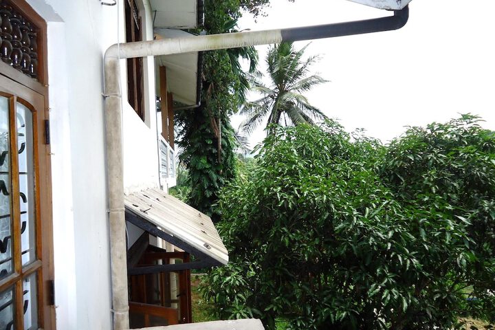 Hotel Exterior 9 of 11