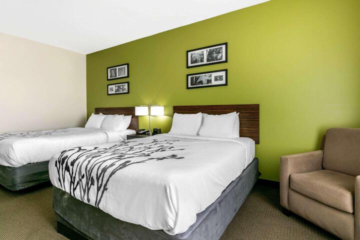 2 Queen Beds (15 of 15)