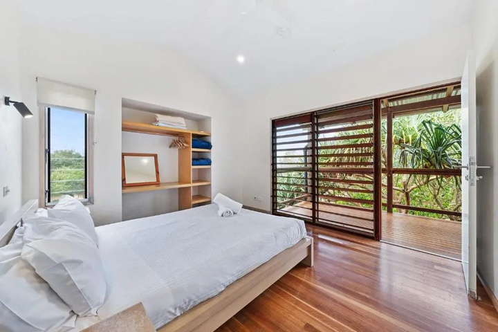 Room 2 of 11