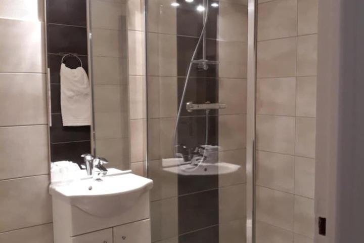 Room 30 of 49