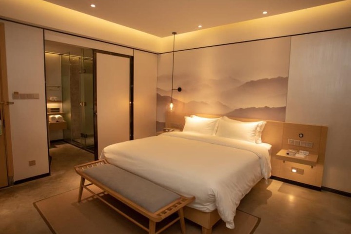 Room 28 of 46