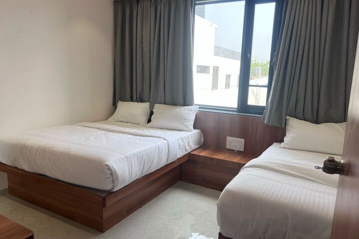 Room 21 of 34
