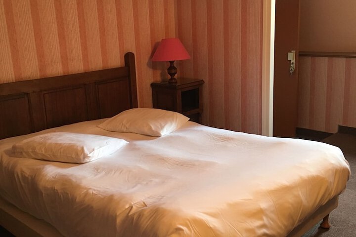 Room 4 of 23