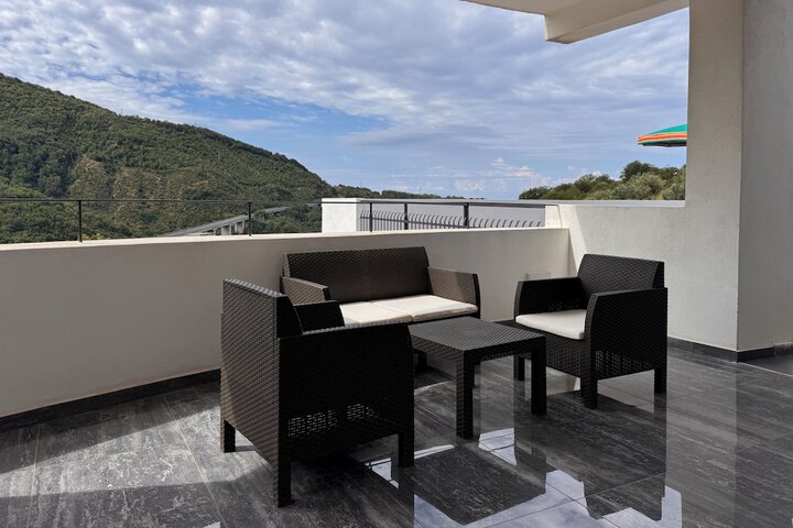 Terrace/Patio 9 of 28