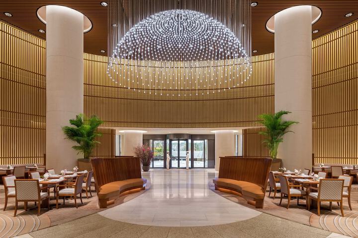 Entrance & Lobby