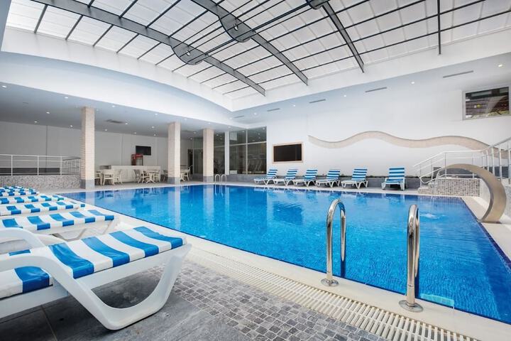 Hotel Pool