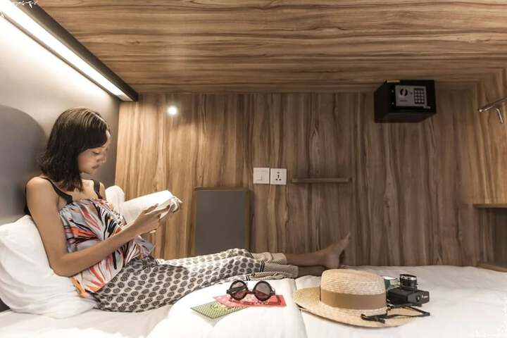 Room 7 of 65