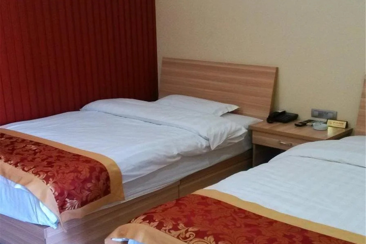 Room 4 of 10