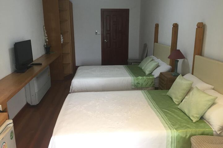 Room 10 of 44