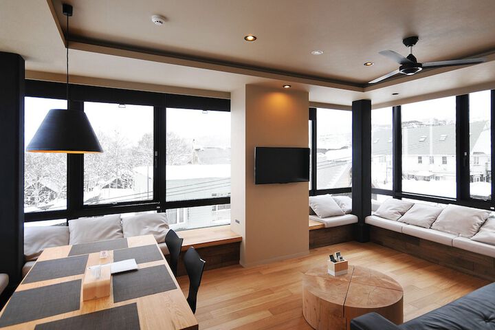 Room 9 of 10