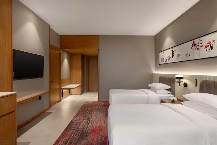Room 10 of 81