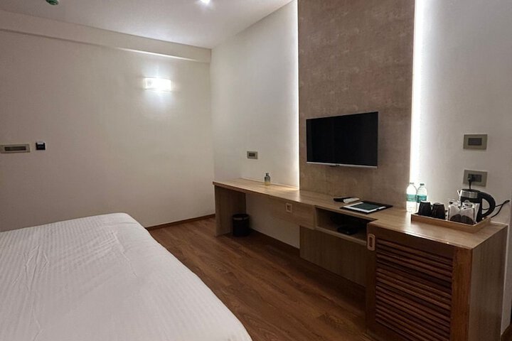 Room 6 of 43