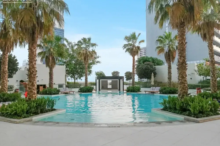 Pool 12 of 20