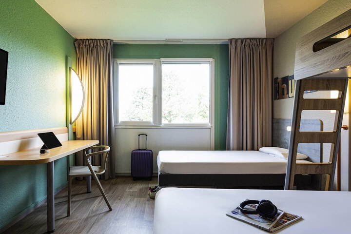 Room 10 of 39