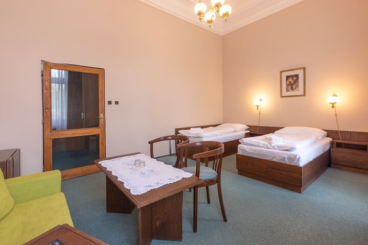 Room 4 of 21