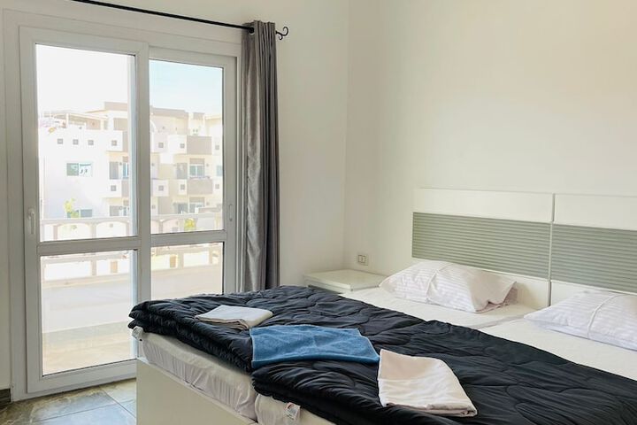 Room 33 of 108