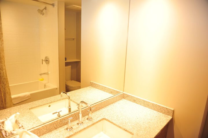 Room 16 of 19