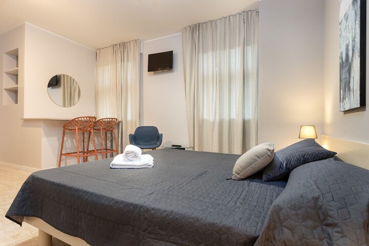 Room 26 of 103