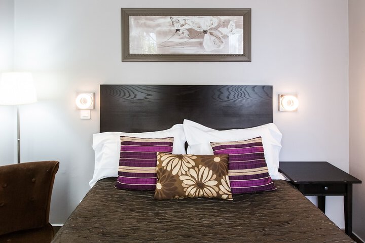 Room 5 of 62