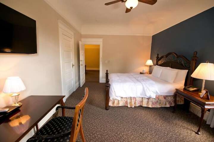 Room 19 of 47
