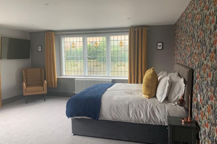 Room 2 of 39