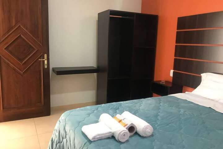 Room 6 of 19