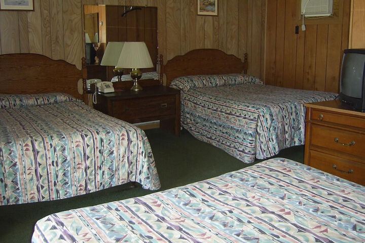 Room 9 of 24