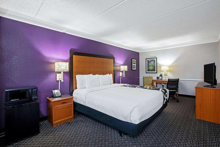 1 King Bed (19 of 19)