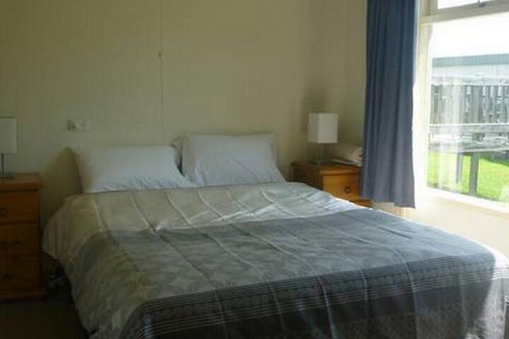 Room 4 of 5