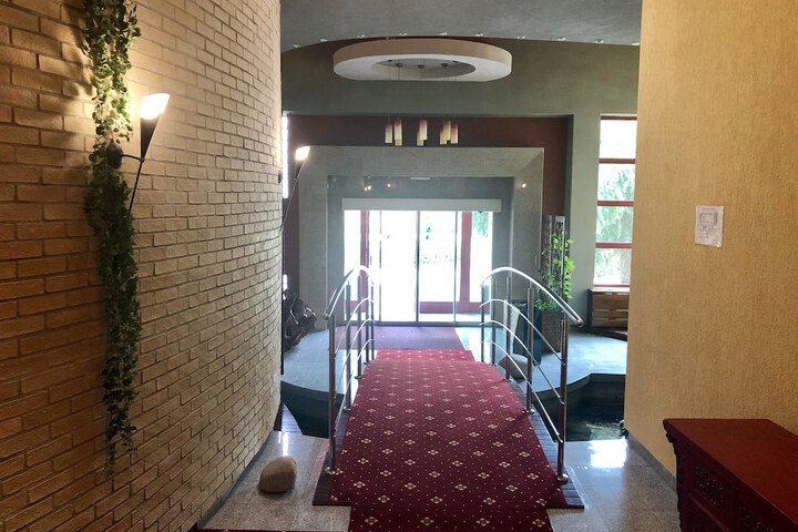 Ballroom/Hall 48 of 60