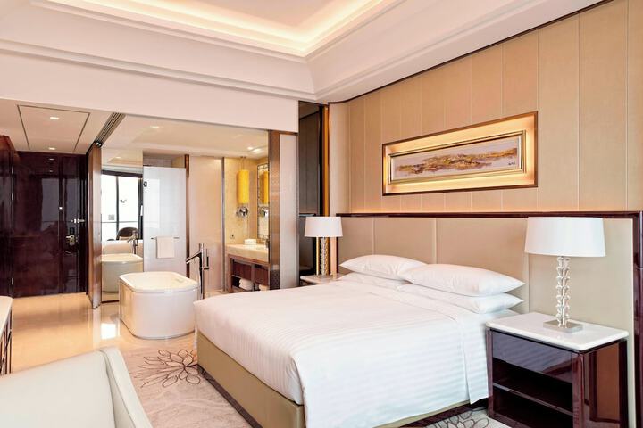 Room 15 of 62