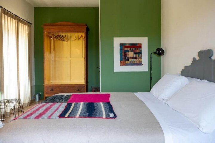 Room 27 of 86