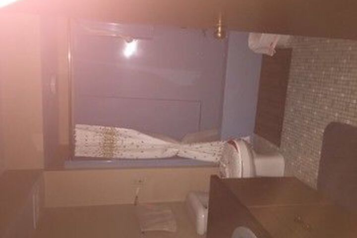 Room 2 of 31