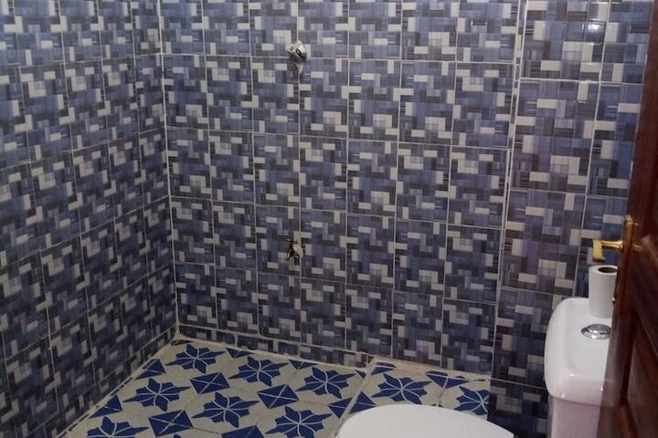 Room 9 of 30