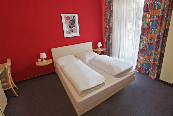 Room 18 of 38