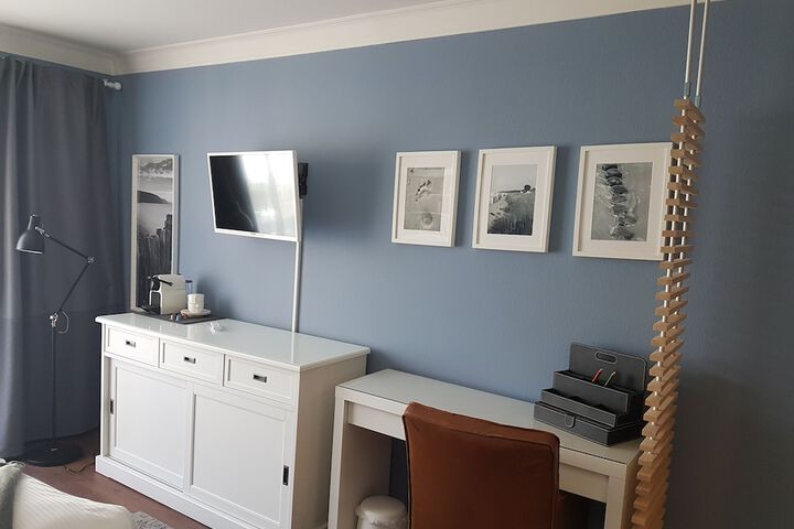 Room 10 of 18