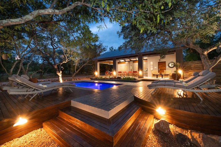 Pool 32 of 52