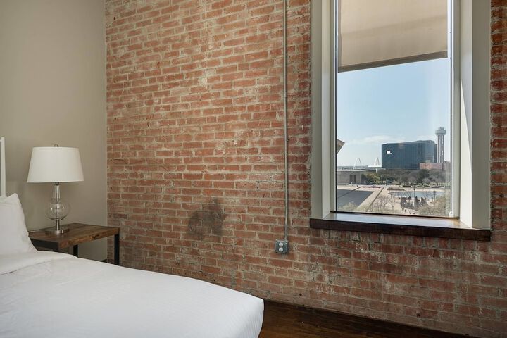 Room 2 of 18