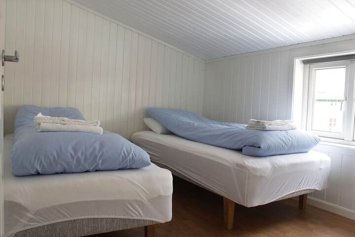 Room 3 of 49