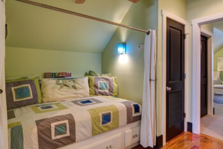 Room 17 of 23