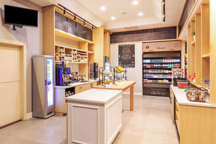 Snack bar